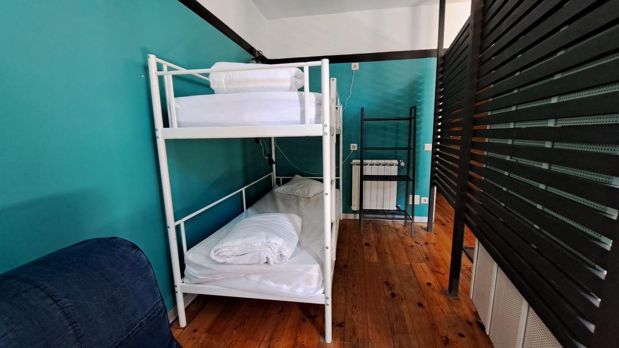 Sardines And Friends Hostel 04 Povoa de Varzim Room photo